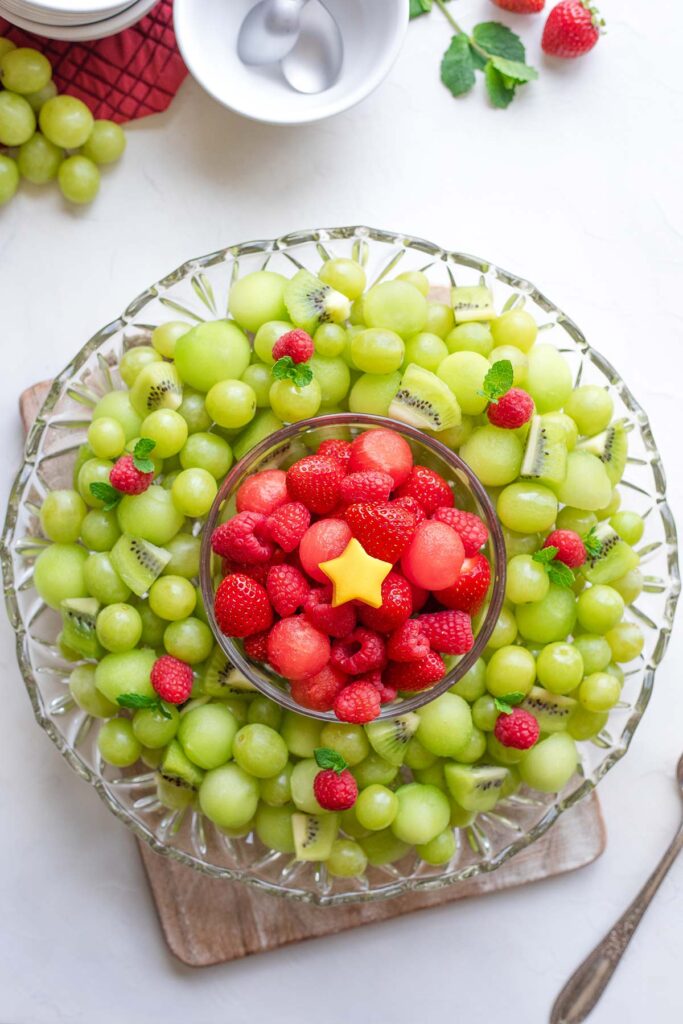 Healthy-christmas-fruit-platter-christmas-party