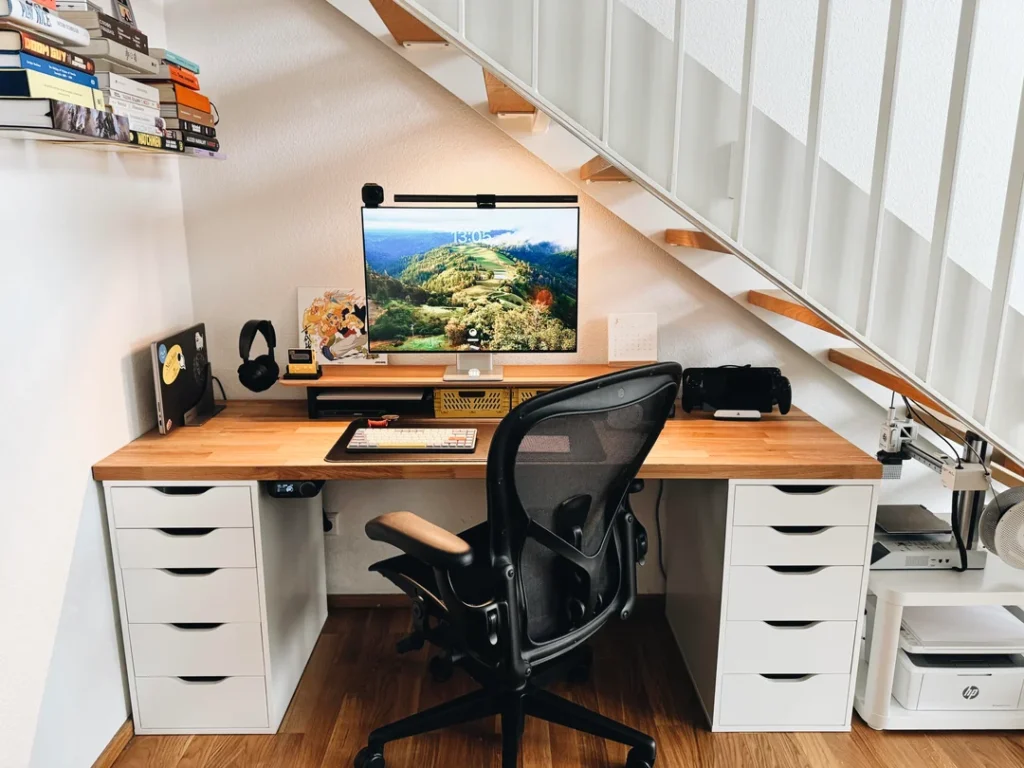 Ikea-hack-office-under-the-stairs