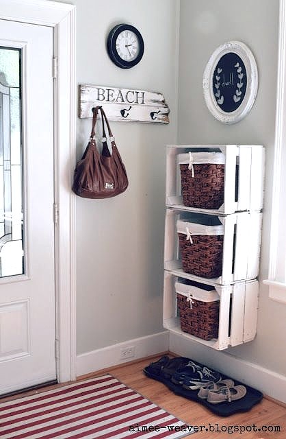 DIY-wooden-crates-entryway-storage-solution