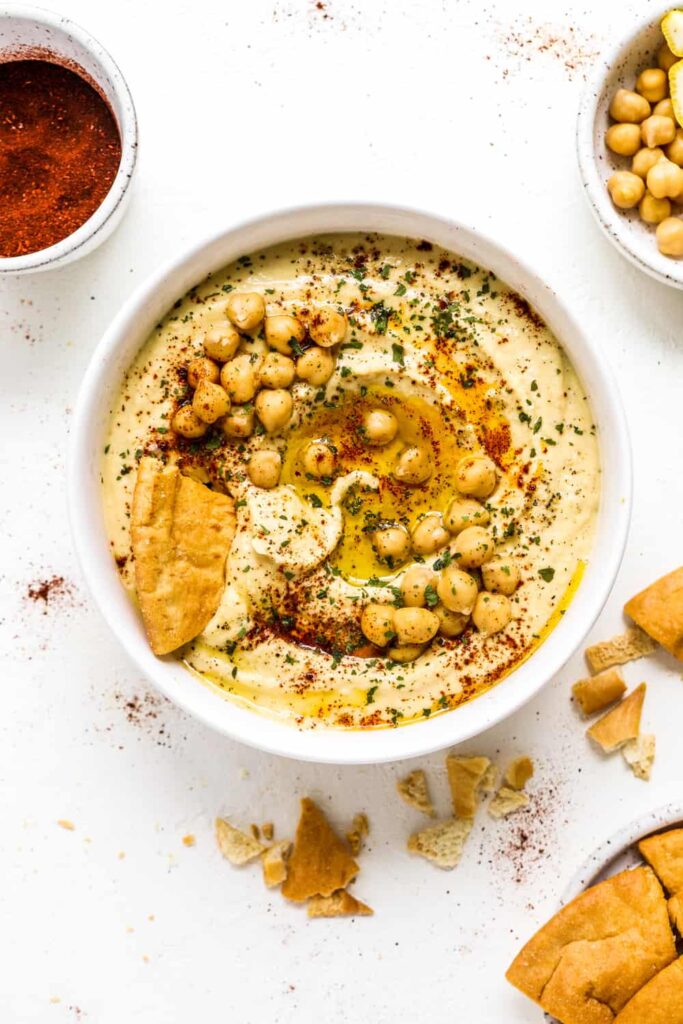 Easy-homemade-hummus-dip