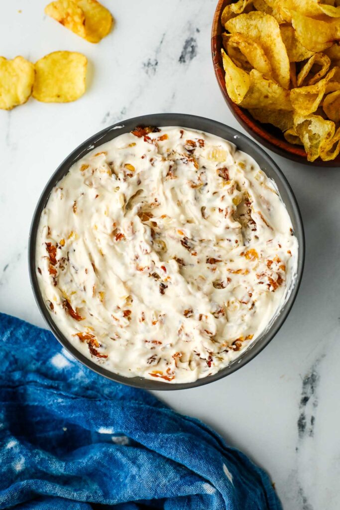 Healthy-cottage-cheese-onion-dip