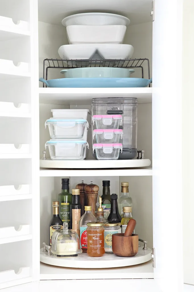 Lazy-susan-tupperware-storage-idea