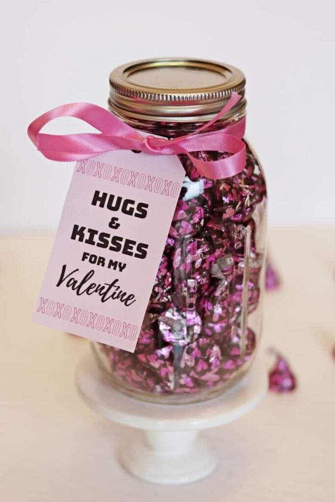 Mason-jar-hershey-kisses-valentine-gift