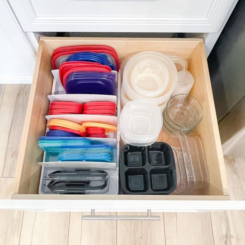 Organize-tupperware-by-size