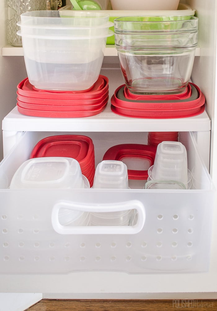 Stackable-tupperwares-organizing