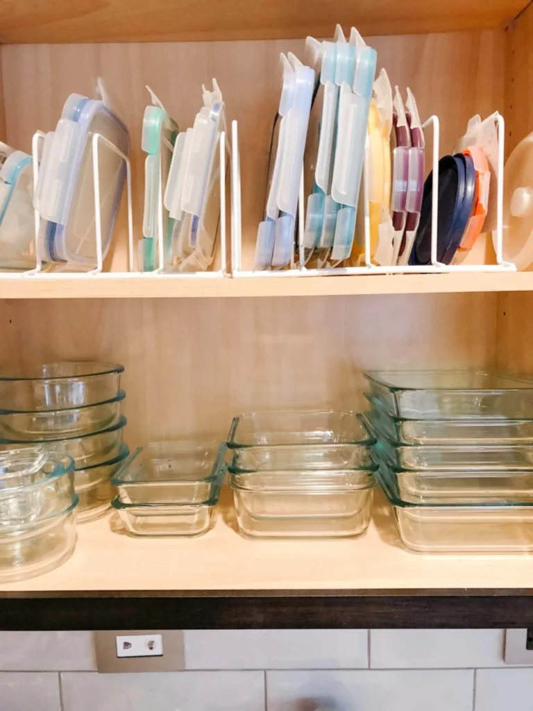 Tupperware-lid-organization-hack