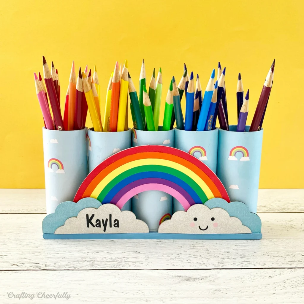 DIY-rainbow-pencil-holder-cardboard-craft